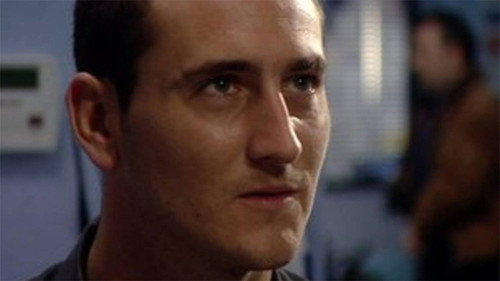 Casualty Season 16 Episode 18 - Checking In, Checking Out