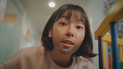 Welcome to Waikiki Season 1 Episode 16 - Models, Rumors, and Accidents