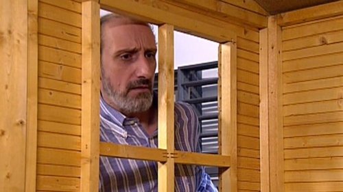 La que se avecina Season 1 Episode 11 - Un usufructo, un striptease y una visita al moroso