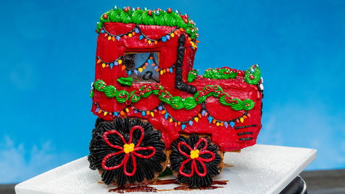 Christmas Cookie Challenge Season 8 Episode 1 - Christmas on the North Pole Farm