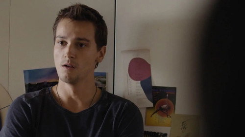 SKAM France Season 4 Episode 8 - Alone