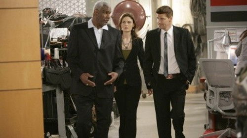 Bones Season 4 Episode 3 - The Man in the Outhouse