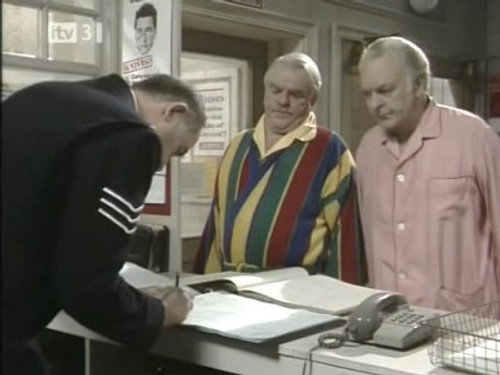 Never the Twain Season 9 Episode 5 - Neighbours