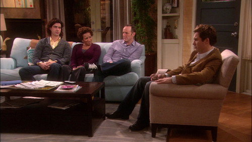 The New Adventures of Old Christine Season 5 Episode 13 - Truth or Dare