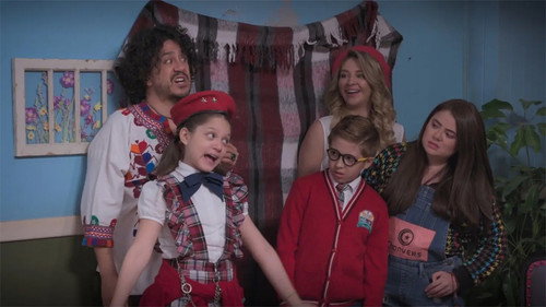 Una familia de diez Season 3 Episode 4 - La llegada