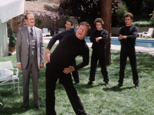 The Dukes of Hazzard Season 6 Episode 16 - Undercover Dukes (1)