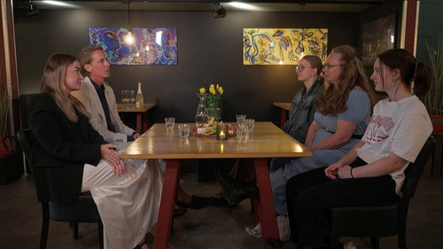 Steenrijk, Straatarm Season 10 Episode 18 - Episode 18