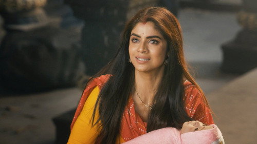 Naagin Season 4 Episode 1 - Manyataa On The Run!