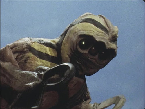 Spectreman Season 1 Episode 23 - Traffic Accident Monster Kurumanikaras!!