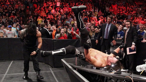 Raw Season 24 Episode 18 - May 2, 2016 (Saint Louis, MO)
