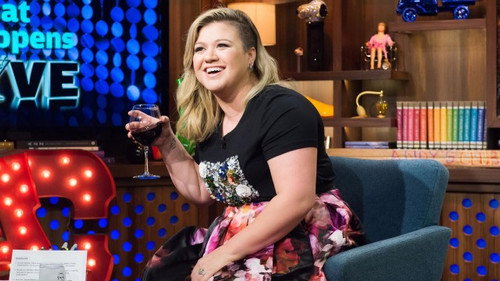 Kelly Clarkson still