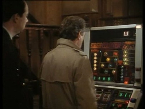 Minder Season 9 Episode 5 - Opportunity Knocks and Bruises