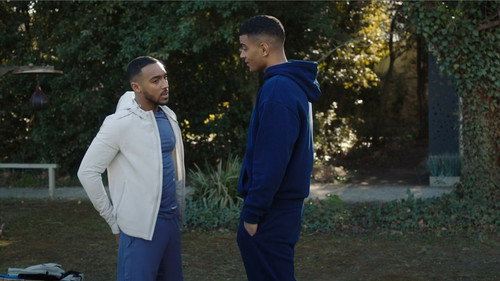 Episode 905 still