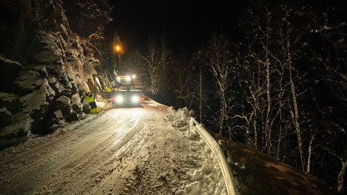 Ice Road Rescue Season 5 Episode 1 - Who's Boss?