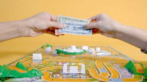 Money, Explained Season 1 Episode 3 - Student Loans