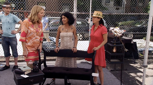 Flea Market Flip Season 3 Episode 5 - Bringing the Bling!