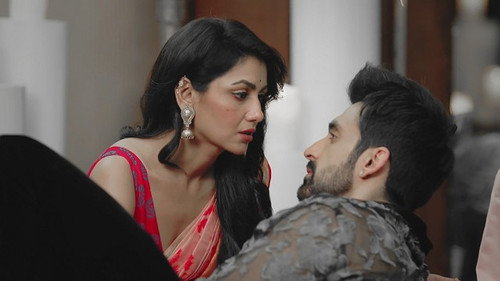Amruta and Virat abduct an officer still