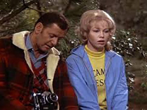 The Odd Couple Season 2 Episode 7 - Does Your Mother Know You're Out, Rigoletto?