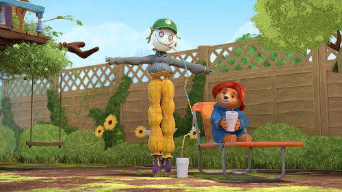 The Adventures of Paddington Season 1 Episode 39 - Paddington Builds a Scarecrow