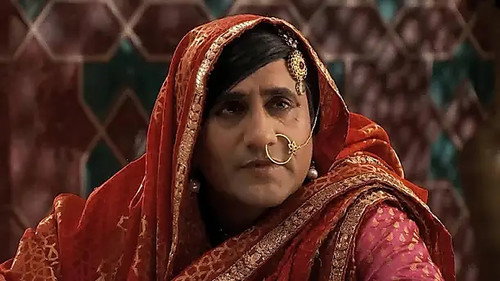 A disguised Jalal follows Jodha still