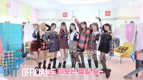 TWICE TV Season 18 Episode 2 - TWICE TV “GMA3: What You Need to Know” Behind the Scenes