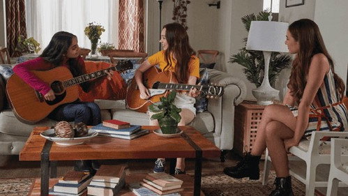 Holly Hobbie Season 5 Episode 3 - The Engrossed Essayist
