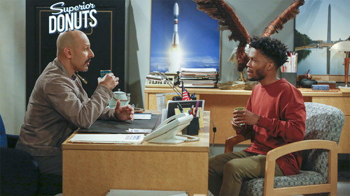 Superior Donuts Season 1 Episode 11 - Wage Against the Machine