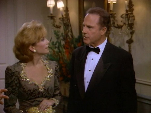 Coach Season 7 Episode 20 - The Day I Met Frank Gifford