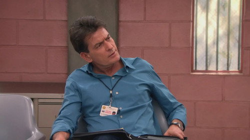 Anger Management Season 2 Episode 12 - Charlie Gets Lindsay Lohan in Trouble
