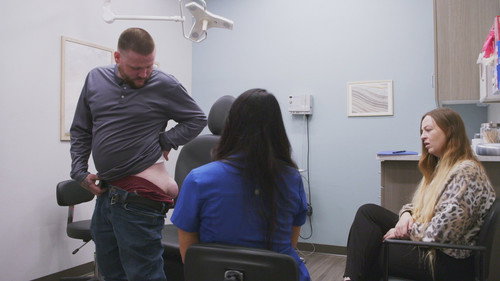 Dr. Pimple Popper: Breaking Out Season 2 Episode 8 - A Pain In The Bump