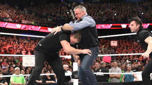 Raw Season 24 Episode 10 - March 7, 2016 (Rosemont, IL)
