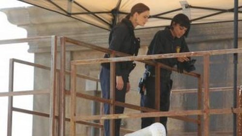 Bones Season 9 Episode 1 - The Secrets in the Proposal
