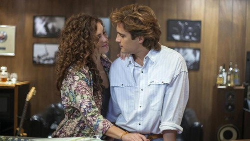 Luis Miguel: The Series Season 1 Episode 1 - Cuando calienta el sol
