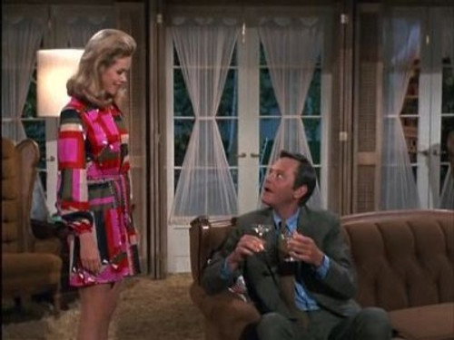 Bewitched Season 7 Episode 1 - To Go or Not to Go, That is the Question