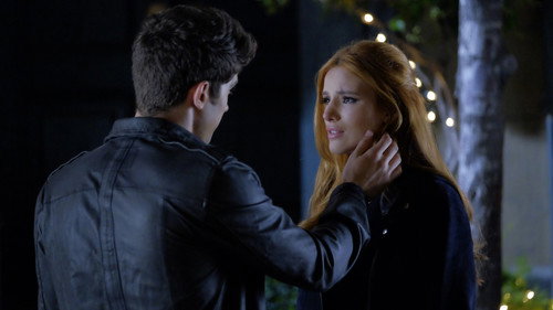 Famous in Love Season 1 Episode 4 - Prelude to a Diss