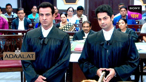 Kadghare Mein Judge still