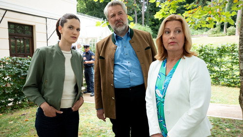 Die Rosenheim-Cops Season 25 Episode 15 - Zwei Koffer aus Berlin