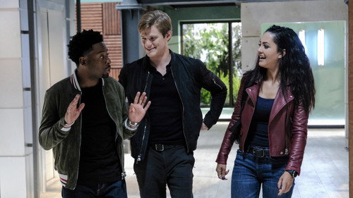 MacGyver Season 4 Episode 2 - Red Cell + Quantum + Cold + Committed