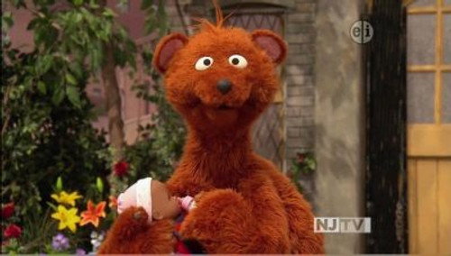 Sesame Street Season 42 Episode 11 - Baby Bear's doll