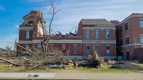 In the Eye of the Storm Season 3 Episode 3 - The Mayfield Beast