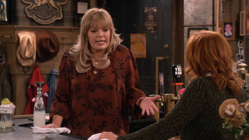 Happy's Place Season 1 Episode 13 - Mama Drama