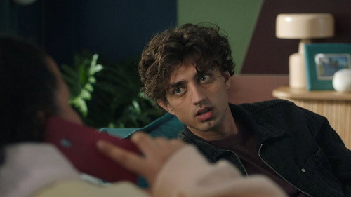 Episode 1415 still