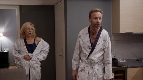 Helt perfekt Season 8 Episode 1 - At the spa with Skåber