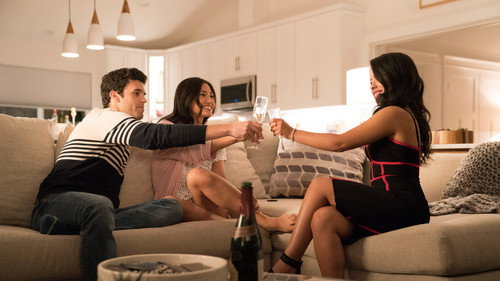 Good Trouble Season 1 Episode 7 - Swipe Right