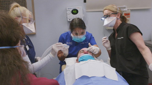 Dr. Pimple Popper: Breaking Out Season 2 Episode 14 - A Nosey Nuisance