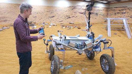Tom Scott: England Season 1 Episode 23 - I Didn’t Need to Drive This Mars Rover, but I Did