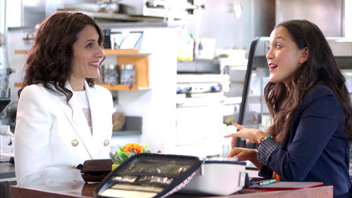 Girlfriends' Guide to Divorce Season 3 Episode 3 - Rule #188: Mind Your Side of the Plate