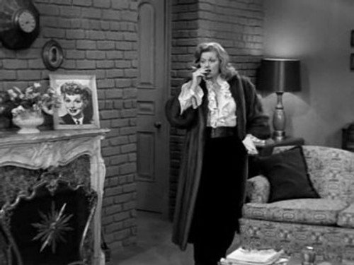 I Love Lucy Season 1 Episode 16 - Lucy Fakes Illness