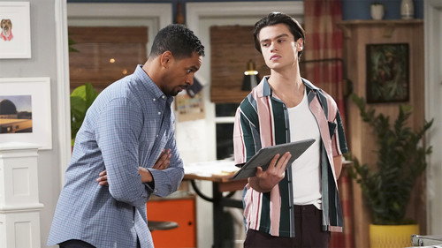 Happy Together Season 1 Episode 10 - Home Insecurity