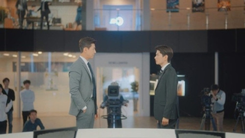 Welcome to Waikiki Season 1 Episode 14 - Everything to His Life